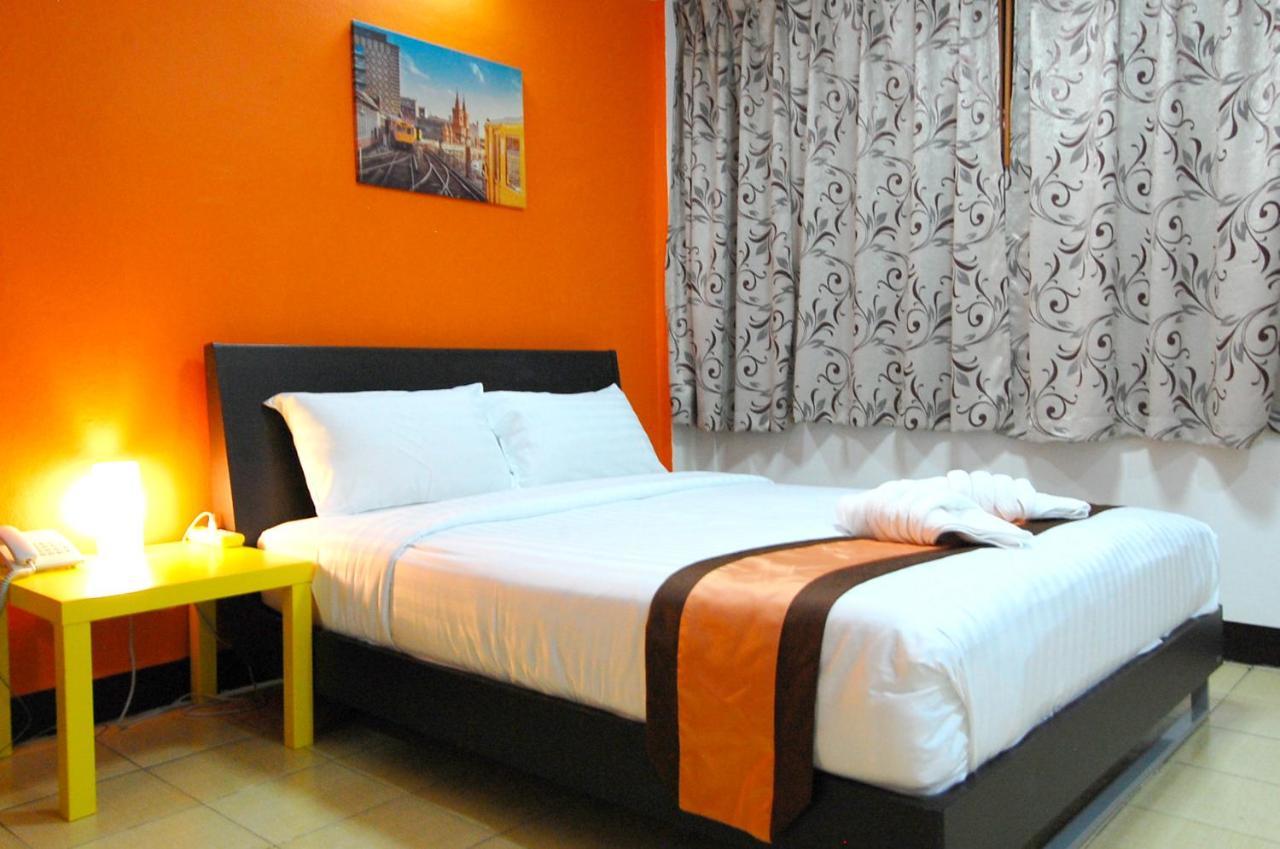 Yadoya @ Thonglor Hotel Банкок Екстериор снимка