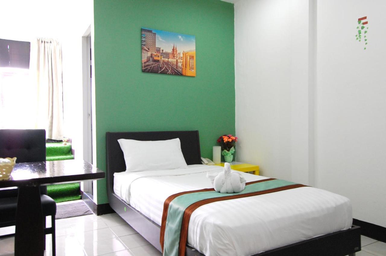 Yadoya @ Thonglor Hotel Банкок Екстериор снимка