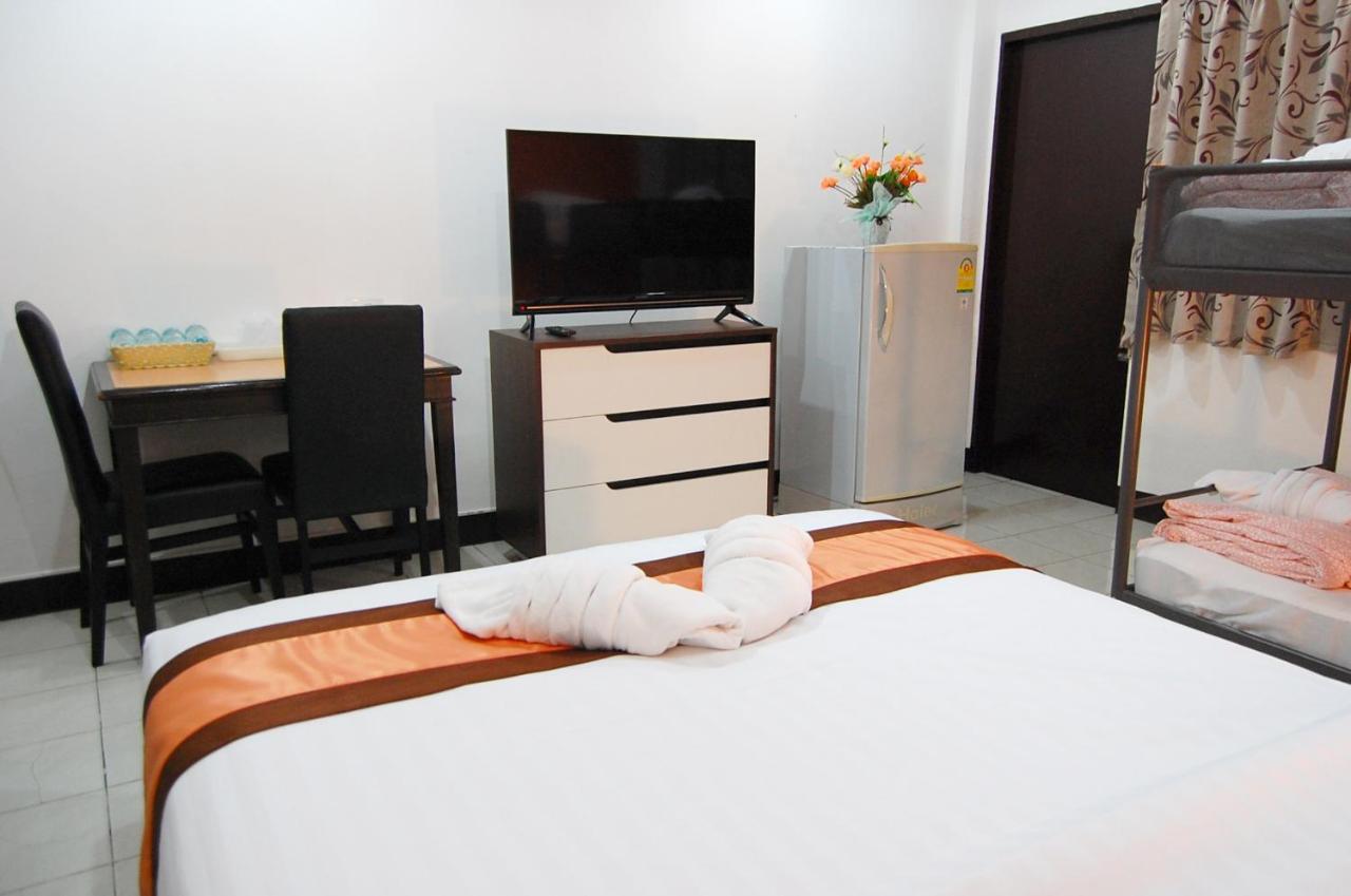 Yadoya @ Thonglor Hotel Банкок Екстериор снимка