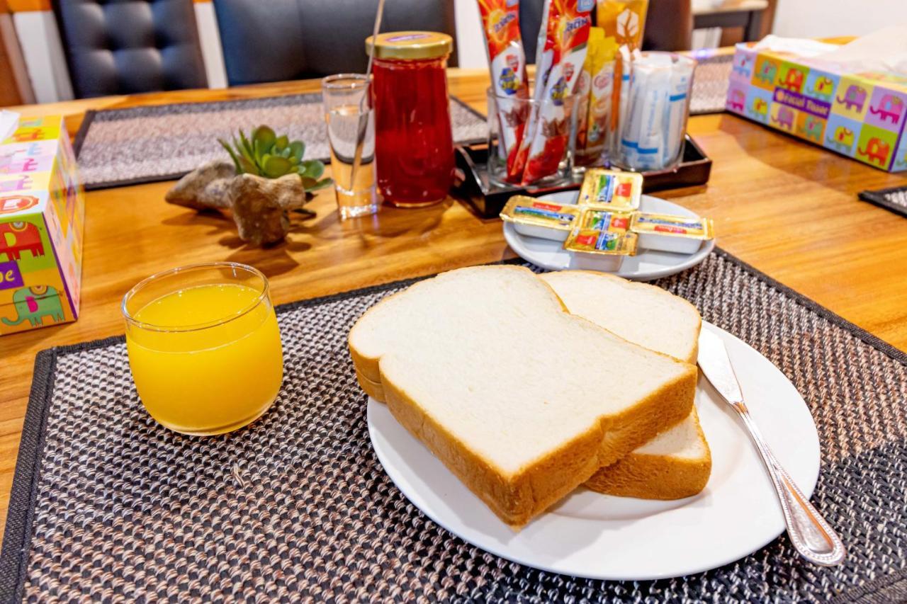 Yadoya @ Thonglor Hotel Банкок Екстериор снимка